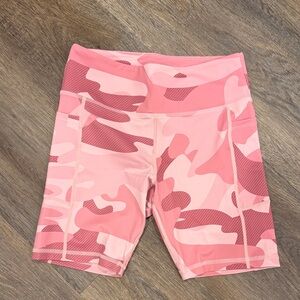 Zyia Pink Camo Light n Tight Athletic Shorts with Pockets | Size Small